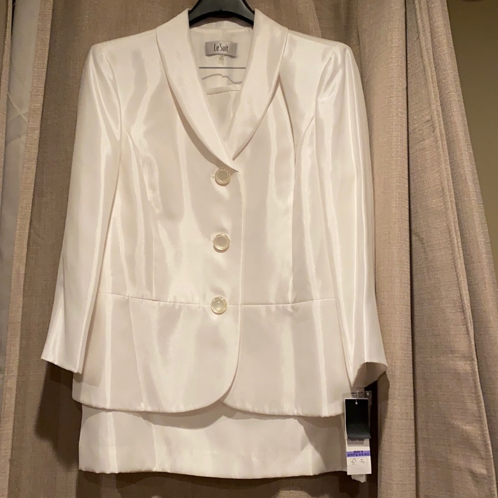 Ladies white size 18 Le Suit new with tags